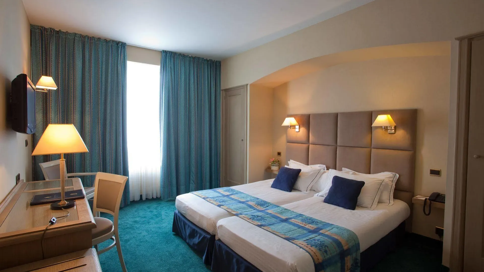 Hotel Imperial Ostend 3*,